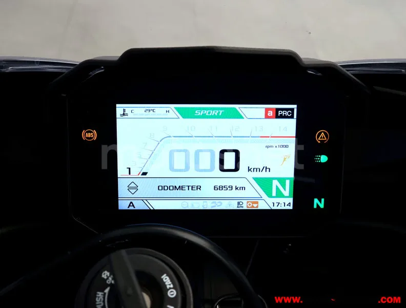 Aprilia RSV4 - Vista 6