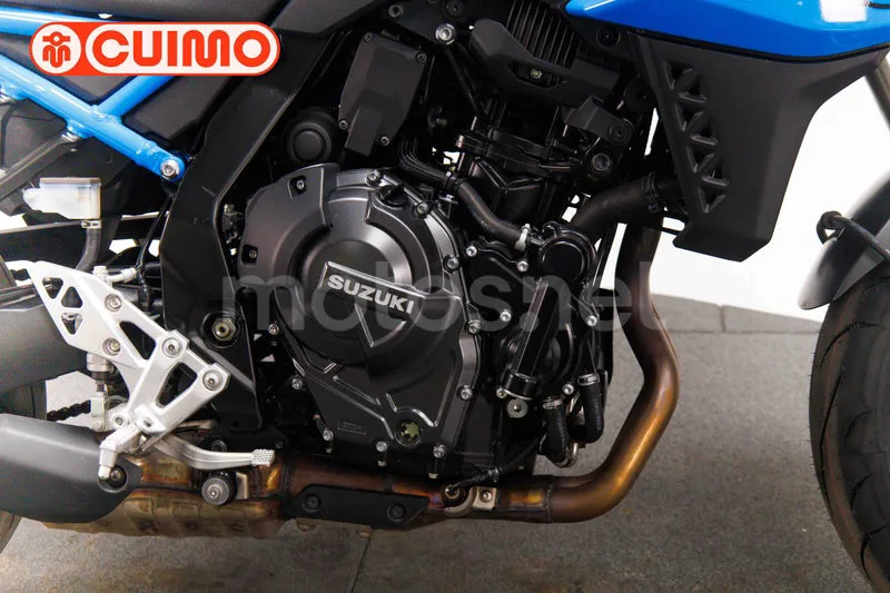 Suzuki GSX-8S - Vista 16