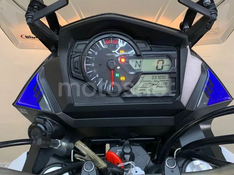 Suzuki V-Strom 650 - Vista 8