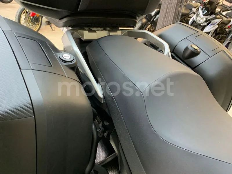 Suzuki V-Strom 650 - Vista 10