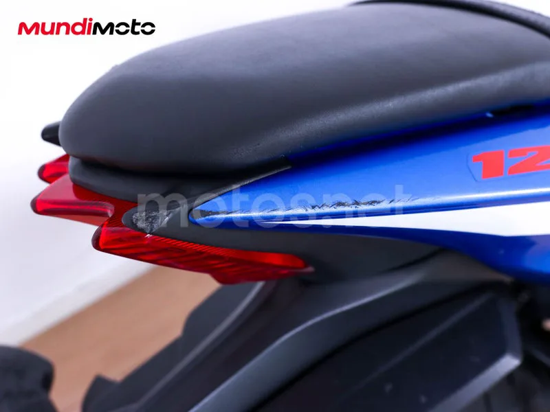 Suzuki GSX-S125 - Vista 24
