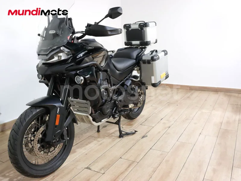 CFMOTO 800MT - Vista 7