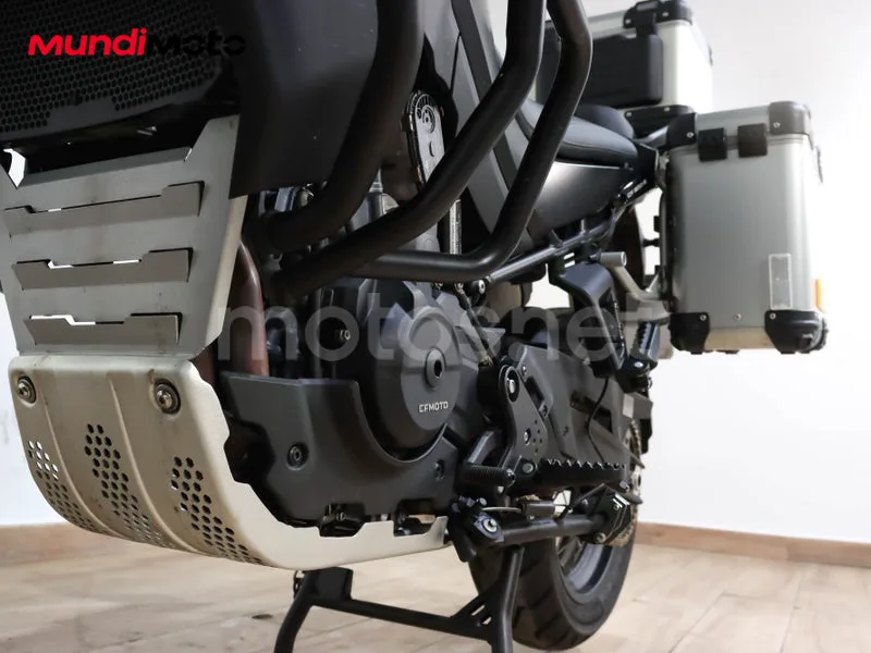 CFMOTO 800MT - Vista 10