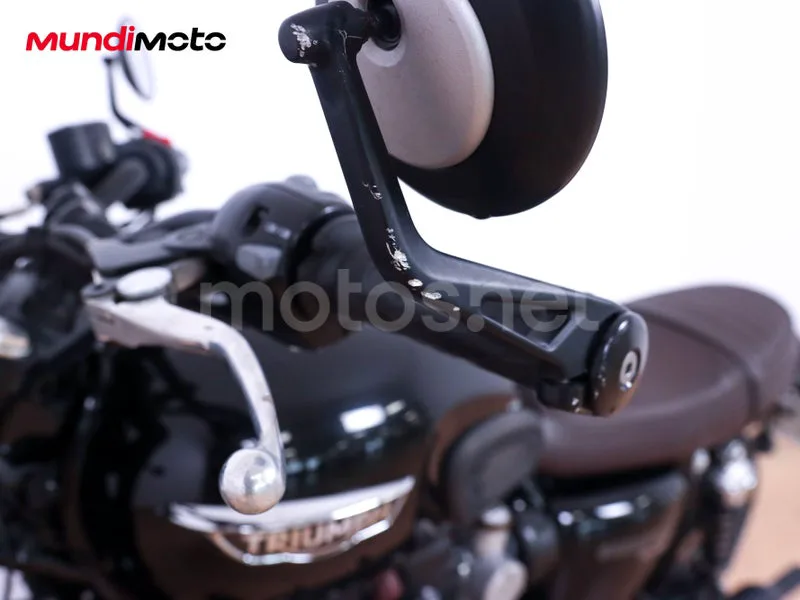 Triumph Bonneville T120 - Vista 19