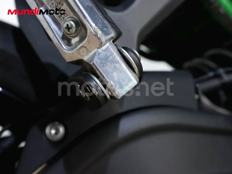 Kawasaki Z650 - Vista 14