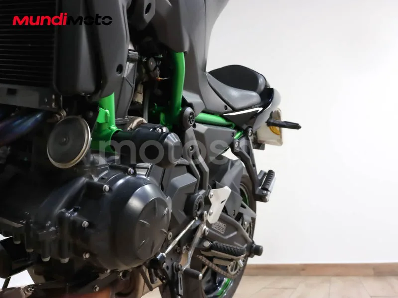 Kawasaki Z650 - Vista 10