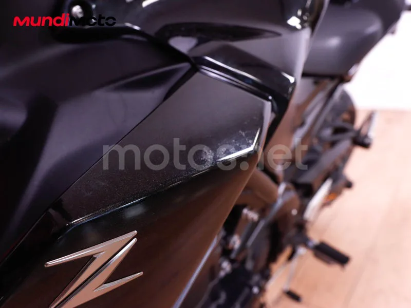 Kawasaki Z900 - Vista 13