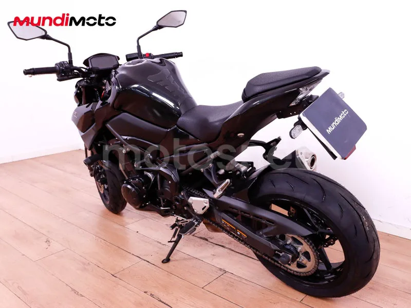 Kawasaki Z900 - Vista 8