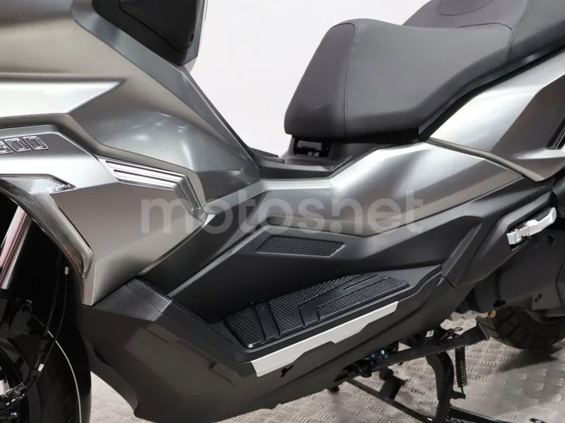 SYM ADX 300 - Vista 13