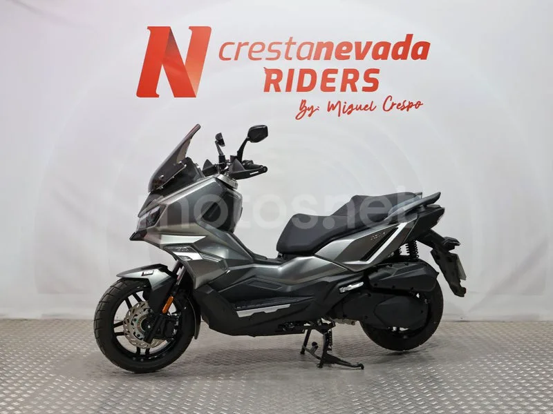 SYM ADX 300 - Vista 4