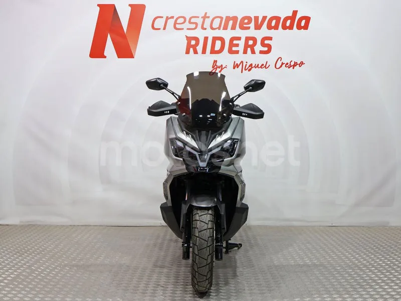 SYM ADX 300 - Vista 5