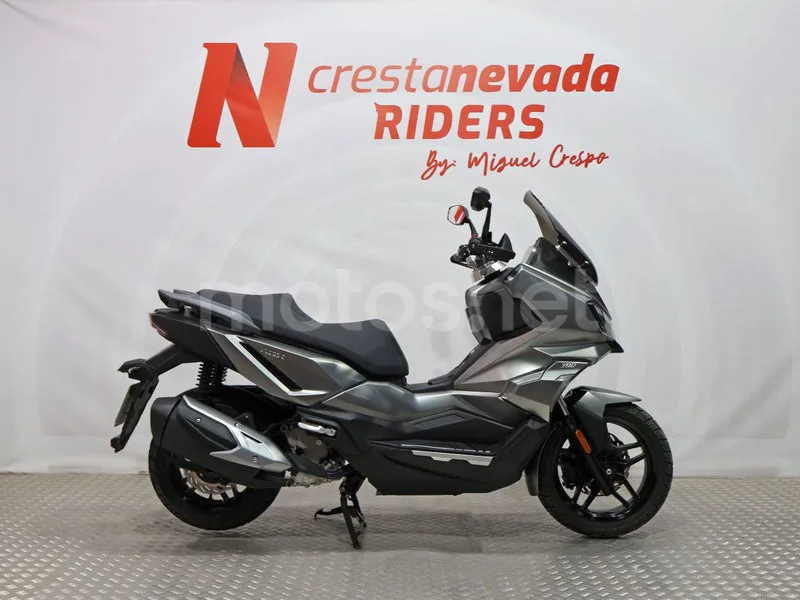 SYM ADX 300 - Vista 7