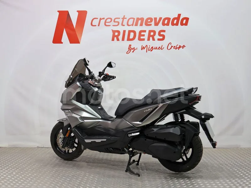 SYM ADX 300 - Vista 10