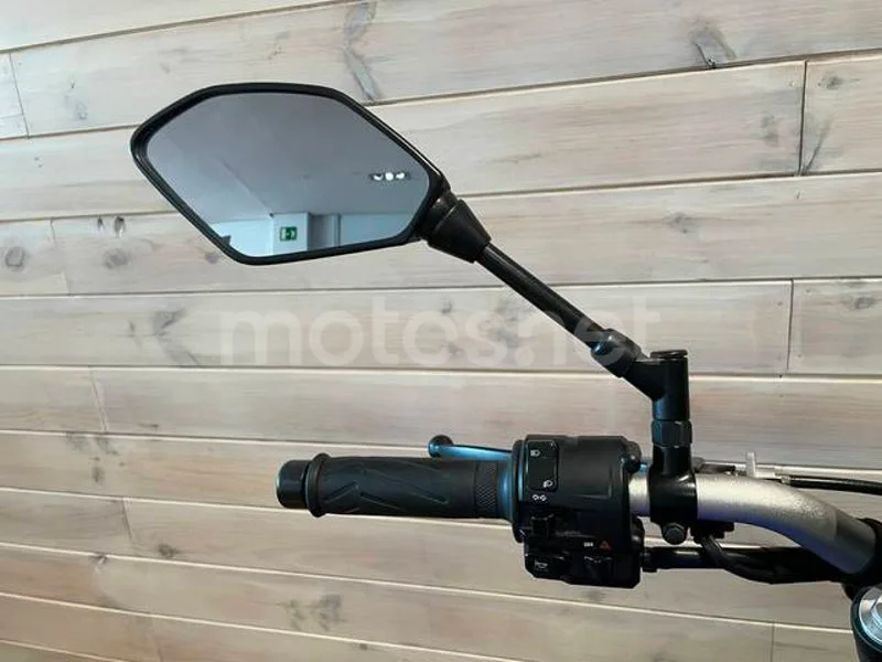 Yamaha MT-07 - Vista 11