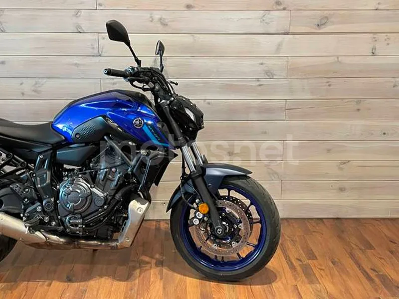 Yamaha MT-07 - Vista 8