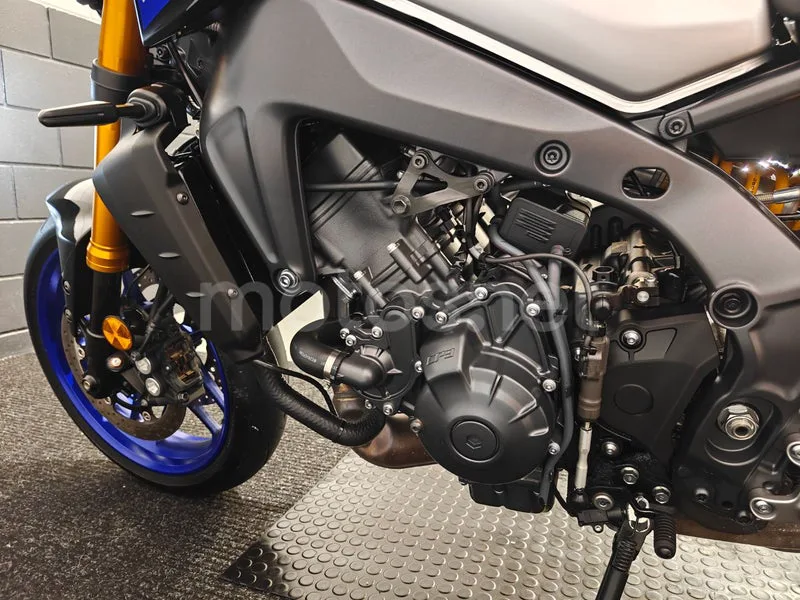Yamaha MT-09 - Vista 13