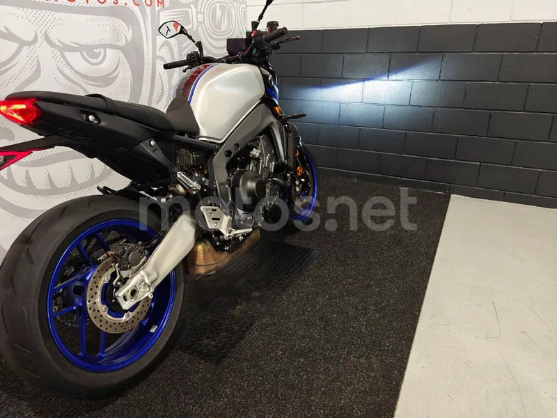 Yamaha MT-09 - Vista 3