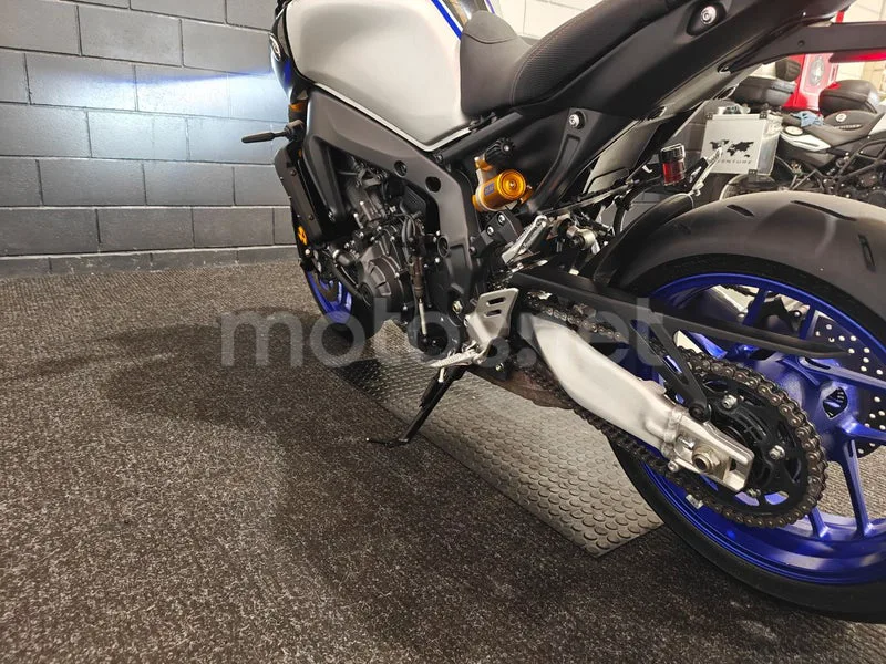 Yamaha MT-09 - Vista 5