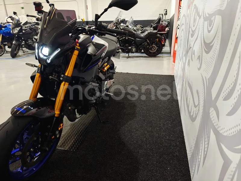 Yamaha MT-09 - Vista 6