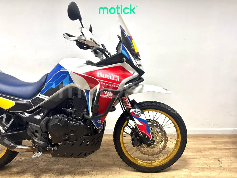 Honda XL750 Transalp - Vista 4