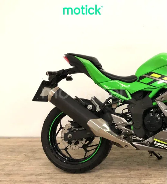 Kawasaki Ninja 125 - Vista 3