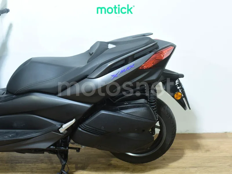 Yamaha XMAX 300 - Vista 9