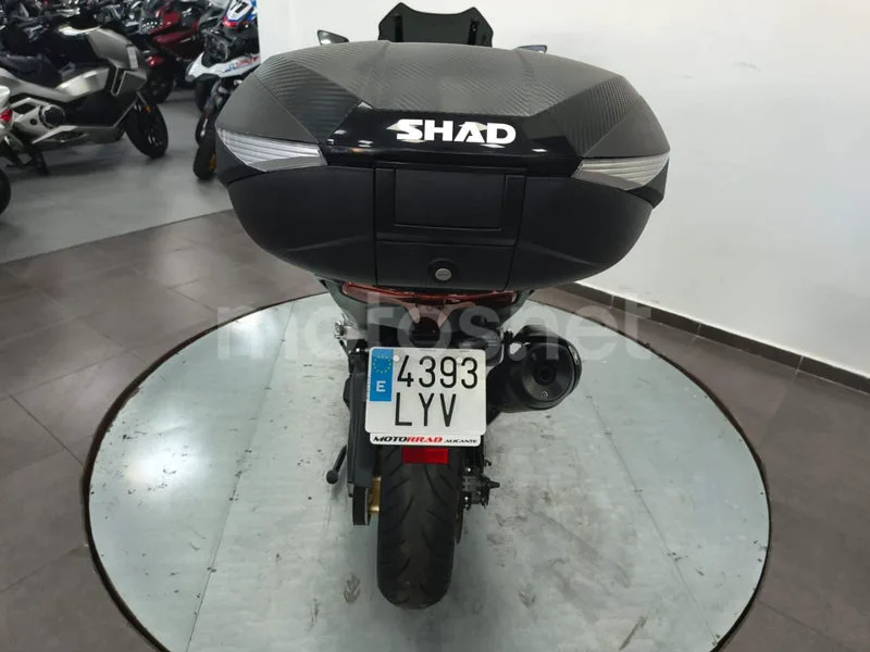 Yamaha TMAX - Vista 19