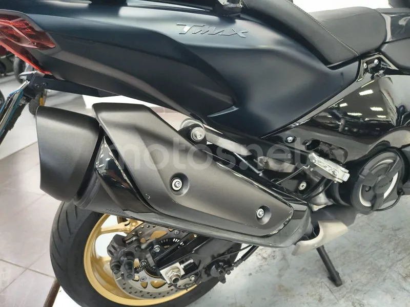 Yamaha TMAX - Vista 7