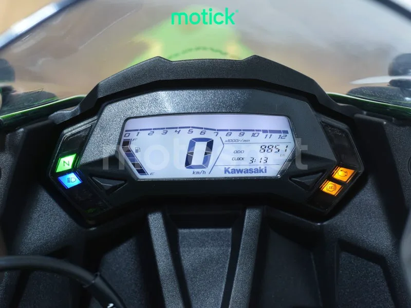 Kawasaki Ninja 125 - Vista 5