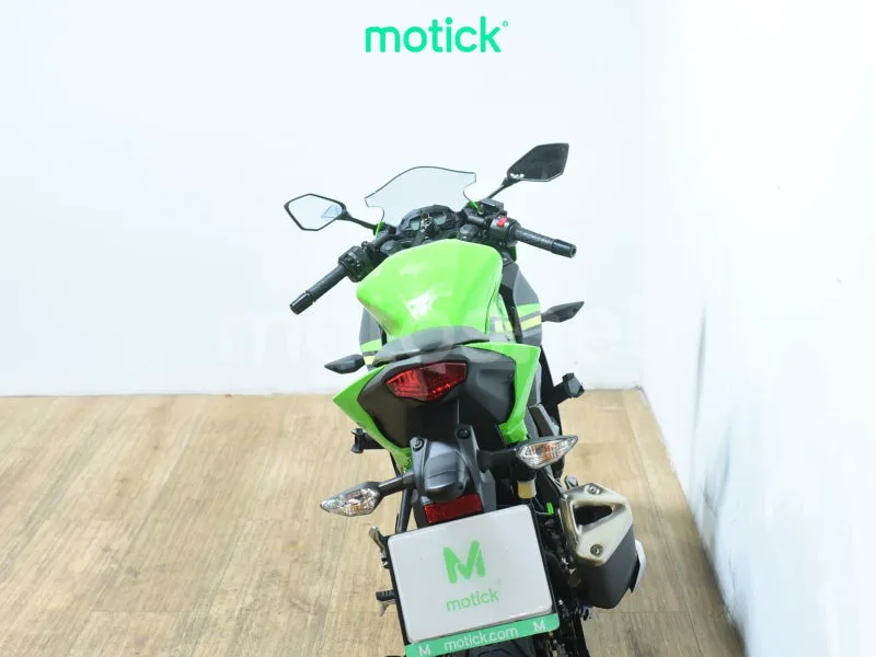 Kawasaki Ninja 125 - Vista 6