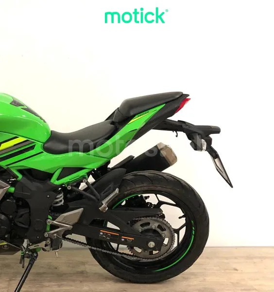 Kawasaki Ninja 125 - Vista 8