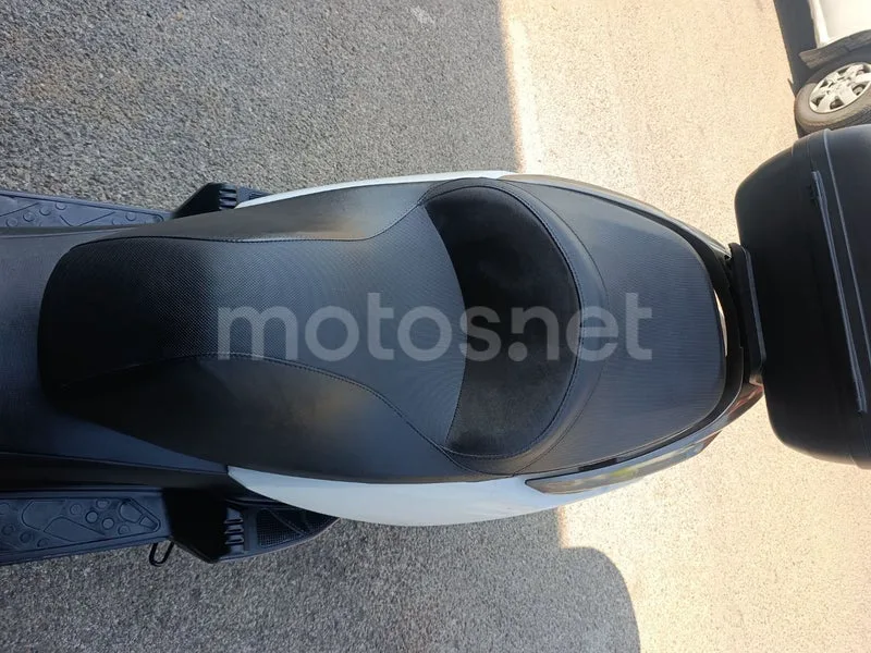 Kymco Super Dink 125 - Vista 3