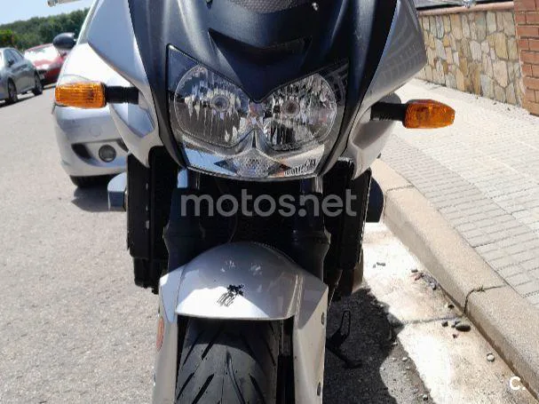Kawasaki Z750 - Vista 6