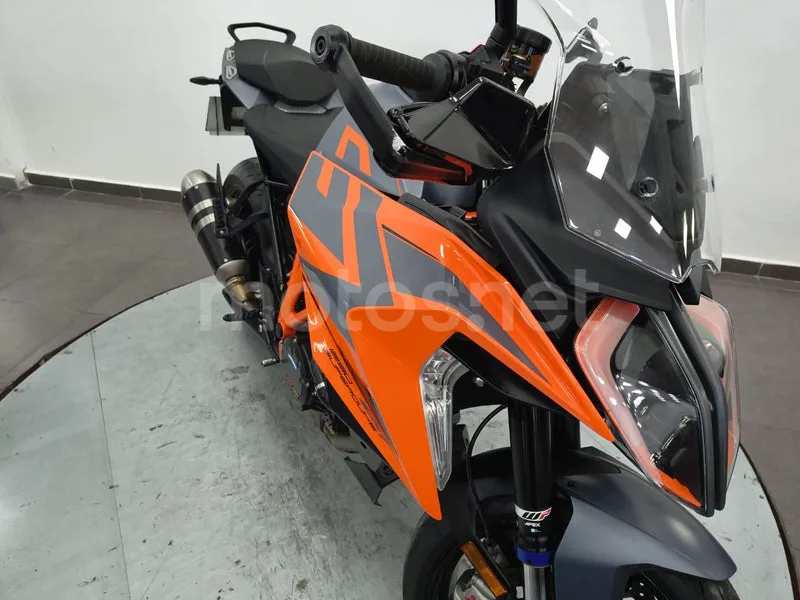 KTM 1290 Super Duke GT - Vista 14