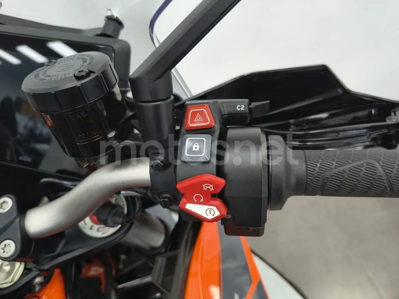 KTM 1290 Super Duke GT - Vista 5