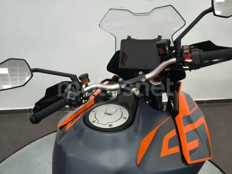 KTM 1290 Super Duke GT - Vista 6