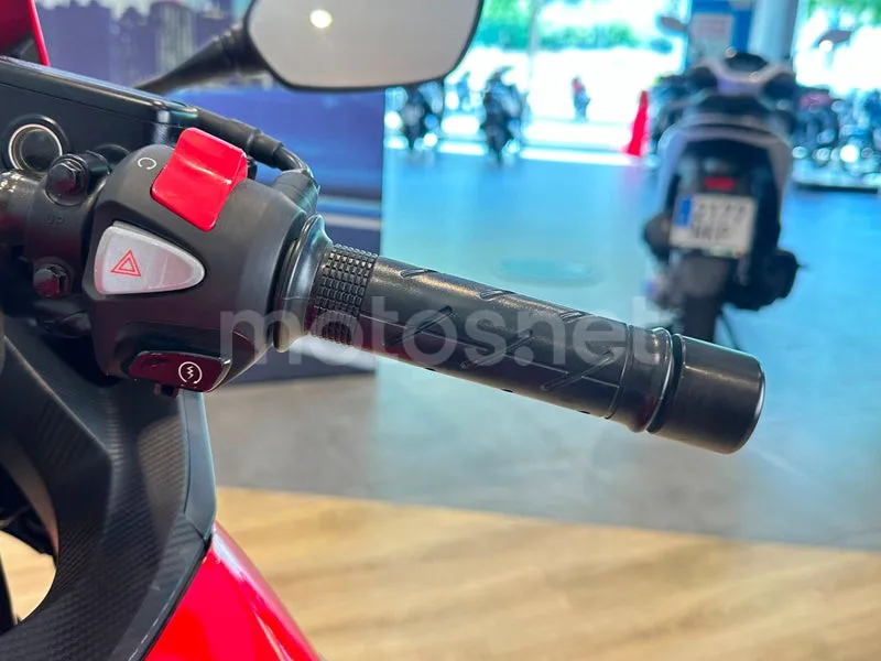 Honda CBR500R - Vista 10