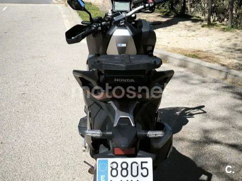 Honda X-ADV - Vista 4