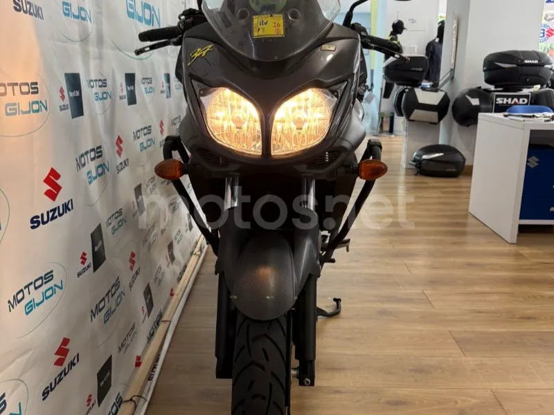 Suzuki V-Strom 650 - Vista 8