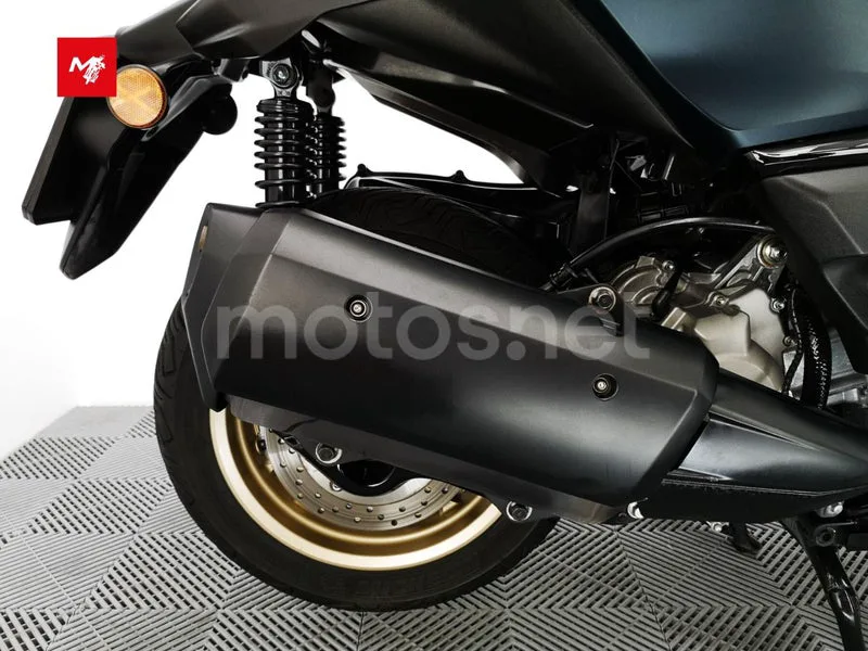 Yamaha XMAX 300 - Vista 14
