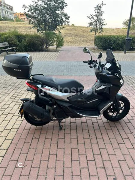 Aprilia SR GT 125 2800 € 2022 Madrid - 1