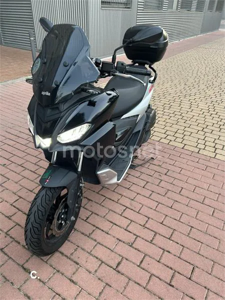 Aprilia SR GT 125 - Vista 3