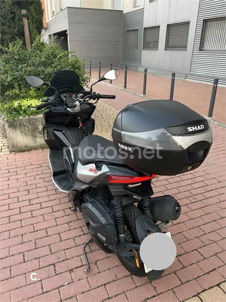 Aprilia SR GT 125 - Vista 4