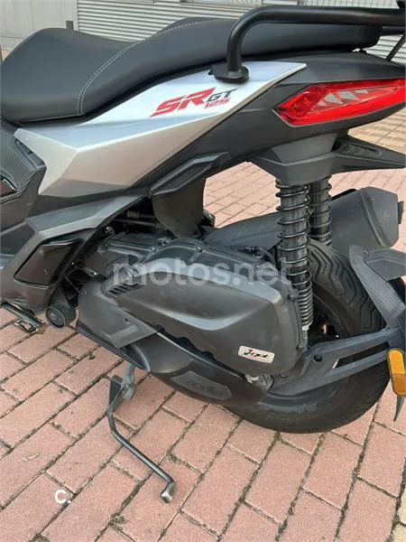 Aprilia SR GT 125 - Vista 9