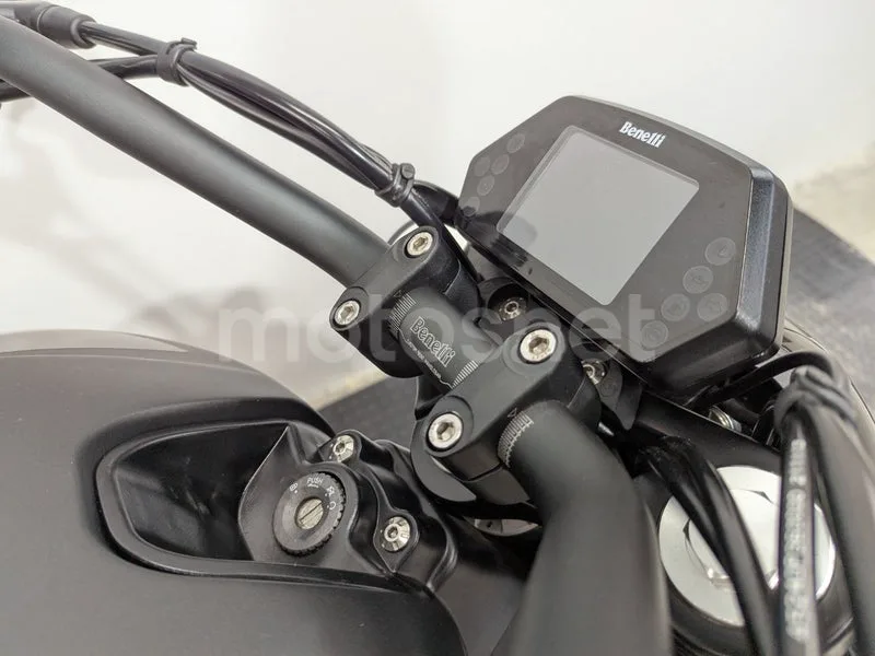 Benelli 502 C - Vista 12