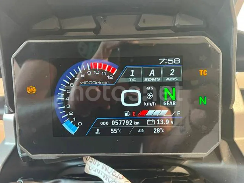Suzuki V-Strom 1050 - Vista 13
