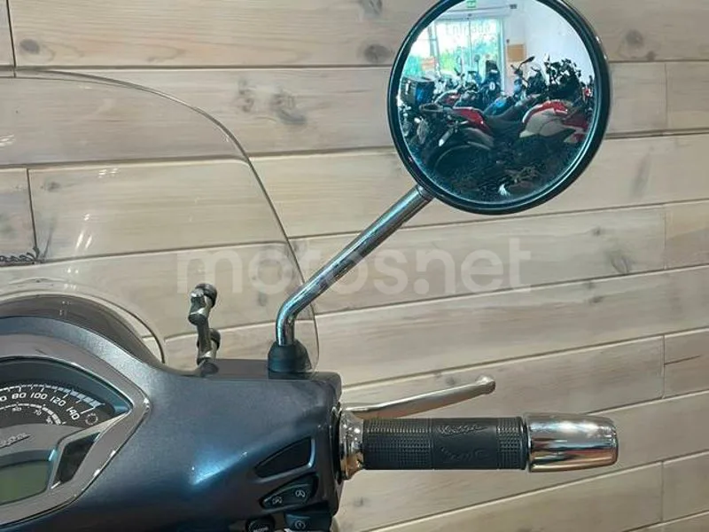 Vespa GTS 125 - Vista 15