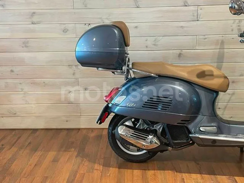 Vespa GTS 125 - Vista 7