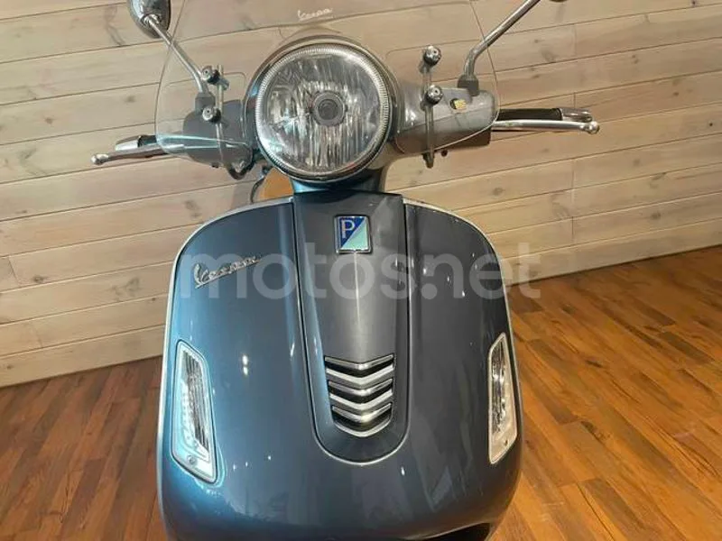 Vespa GTS 125 - Vista 10