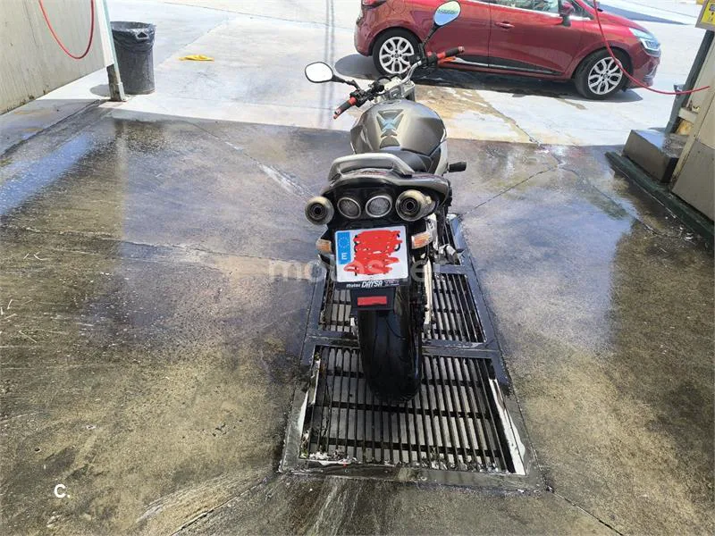 Suzuki GSR600 - Vista 3